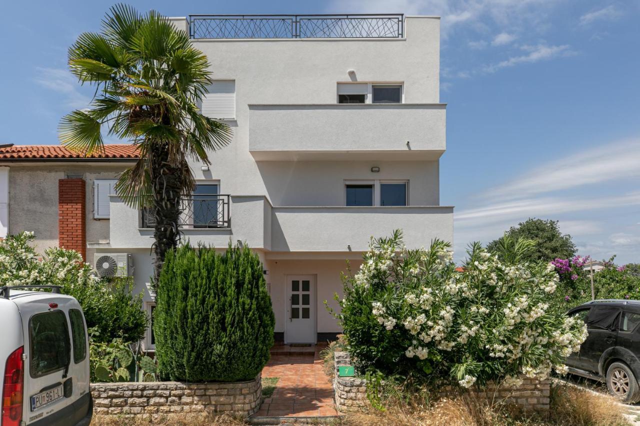 Apartments Korana Pula Luaran gambar